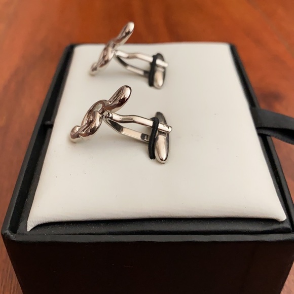 Van Heusen cuff links - Picture 2 of 5